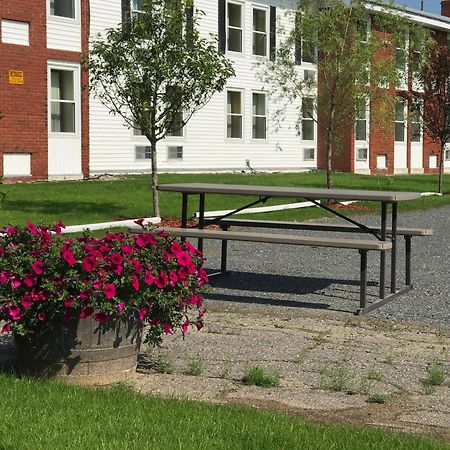 Baxter Park Inn Millinocket Exterior photo