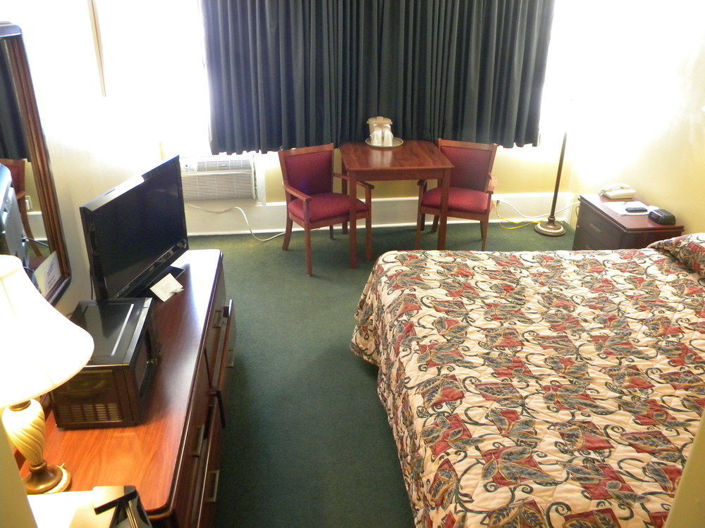 Baxter Park Inn Millinocket Exterior photo